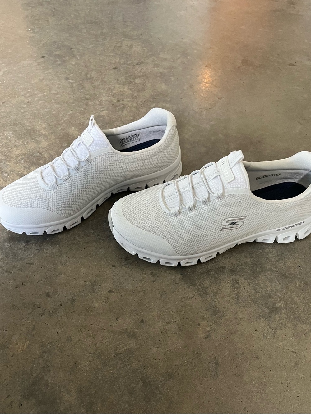 Skechers All-White Slip-On glide step Sneakers 8.5 wide - Picture 2 of 6